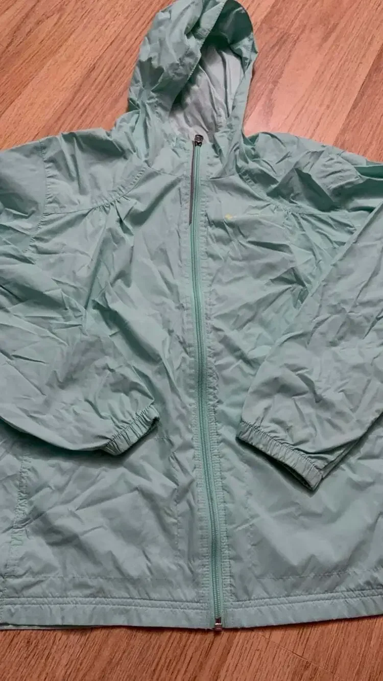 Girls Lightweight Columbia mint green hooded windbreaker jacket